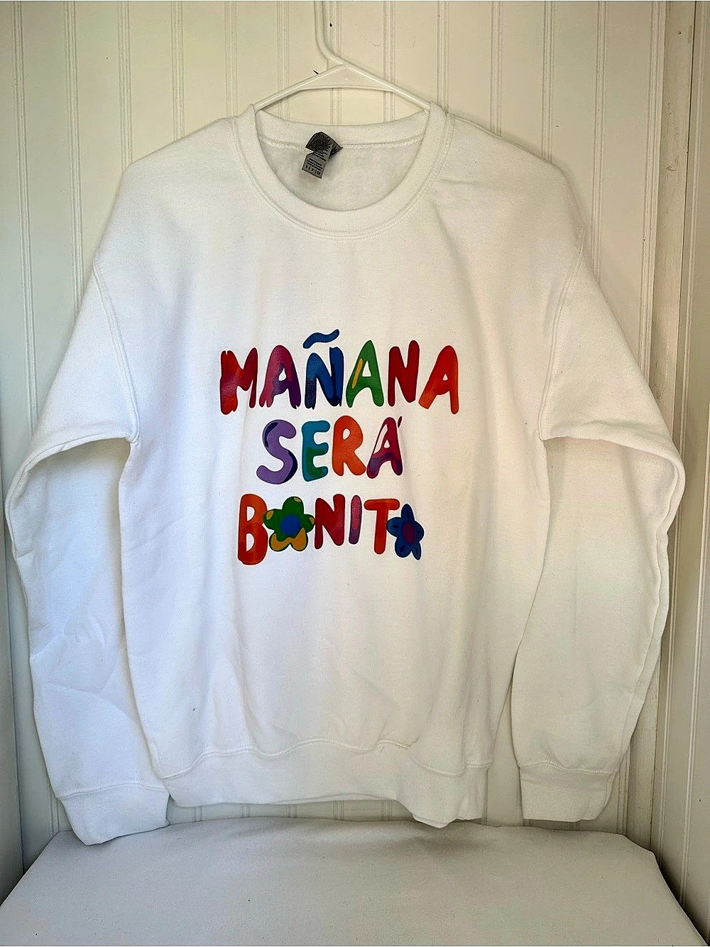 Mañana Sera Bonito Graphic Sweatshirt in White Like New